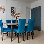 Olympia Flat 104