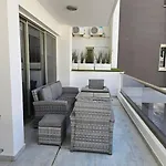 11 Suites - Urban Oasis Suite