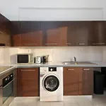 City Center Top Floor Big Balcony 2Br Close To The Beach