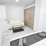 Urban Comfort Apartment