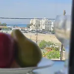Stay Aquamarine Apartment