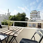 Seaside Larnaca Makenzie- 50M To Beach