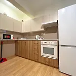 Albert\'S Apartment Mackenzie 001