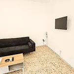 Unique City Center Rooms, 150M From Chabad Lubavitch