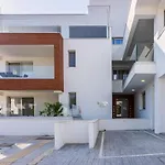 Valleria - 2 Bedroom Apartment W Pool In Larnaca
