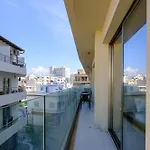 Downtown Comfort Apartment