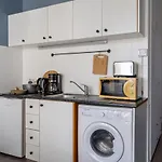 Quartz - Cozy Studio W Balcony In Larnaca