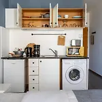 Quartz - Cozy Studio W Balcony In Larnaca