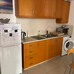 Vip Resort Apartment On Makenzie Beach