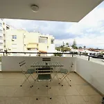 2 Combined Apts, Fast Wi-Fi, 5 Min Walk To Beach