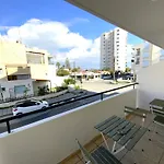 2 Combined Apts, Fast Wi-Fi, 5 Min Walk To Beach