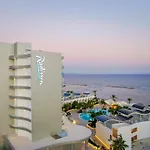 Radisson Beach Resort Larnaca