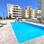 Stylish 2Br Apartment With Balcony & Wi-Fi
