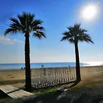 Alex Seaview Apartment 32