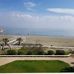 Haig\'S Dream Flat On The Beach