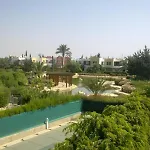 Poseidon Gardens - Beachfront Spacious Apartment