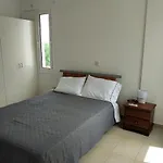 Poseidon Gardens - Beachfront Spacious Apartment
