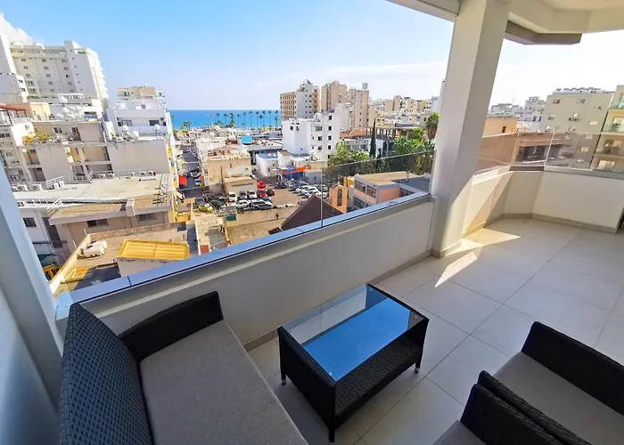 Sunny Daze Seaview Apartment