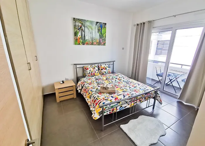 Beachy Keen City Apartment