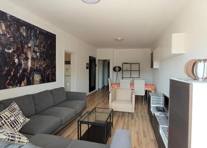 5 Min To The Beach Holiday Shared Apartment Incl Netflix - Private Room In 3 Bdr Apt