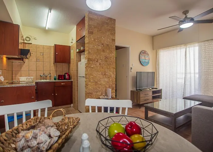 Central, By Sea, Seaview, Renovated 1 Bedroom Flat