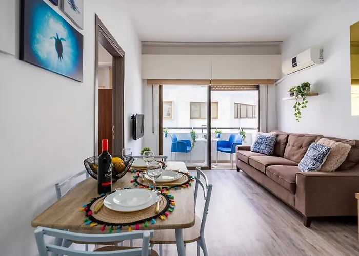Eleni\'S 1-Br Apt In Larnaca Center