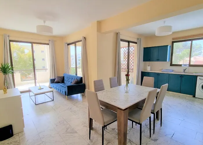 Comfy Rooms In A Shared Apartment Near Salt Lake With Internet And Netflix