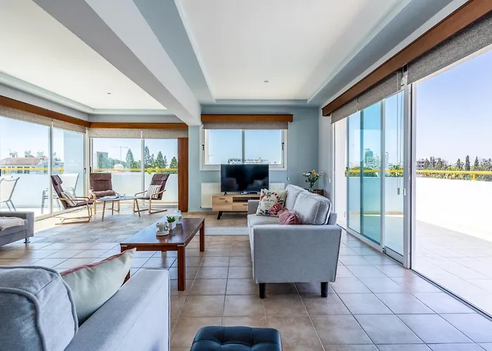 Melograno 3-Br Apt W/ Terrace In Larnaca