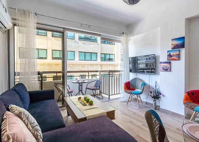 Berries 1-Br Apt In Larnaca