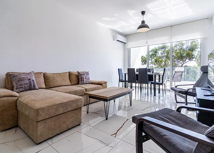 Aneto Spiti 2-Br Apt In Larnaca.