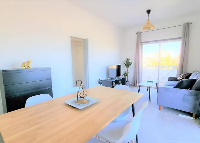 Apartment With 360° Balcony And Direct Sea And Harbour View!
