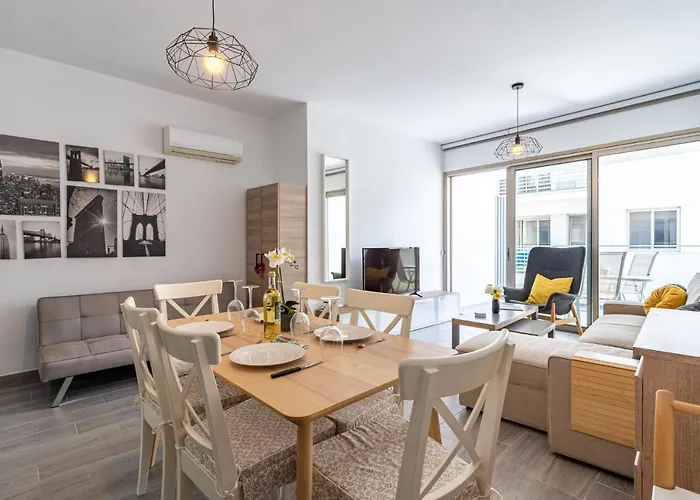 Honey 1-Bedroom Apartment In Larnaca