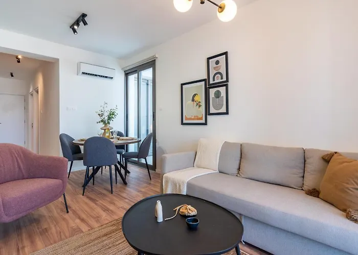 Latte\'S Prime 1-Bedroom Apartment In Larnaca