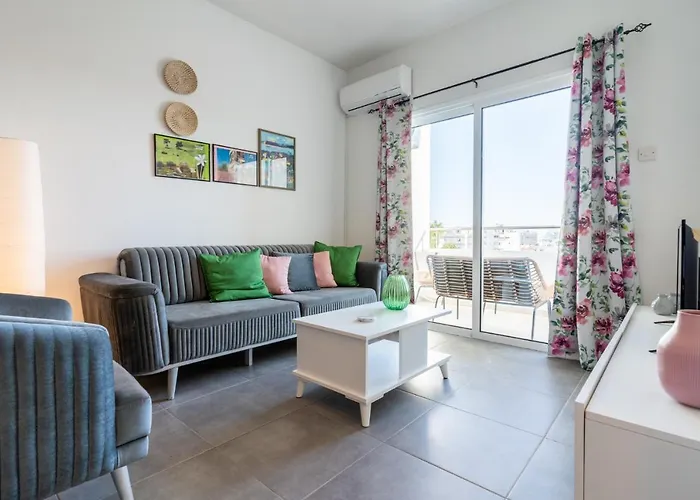 Emerald\'S 2-Bedroom Apartment In Larnaca