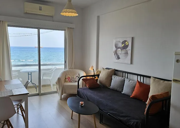 Stay Dreamy Seaside Apartment