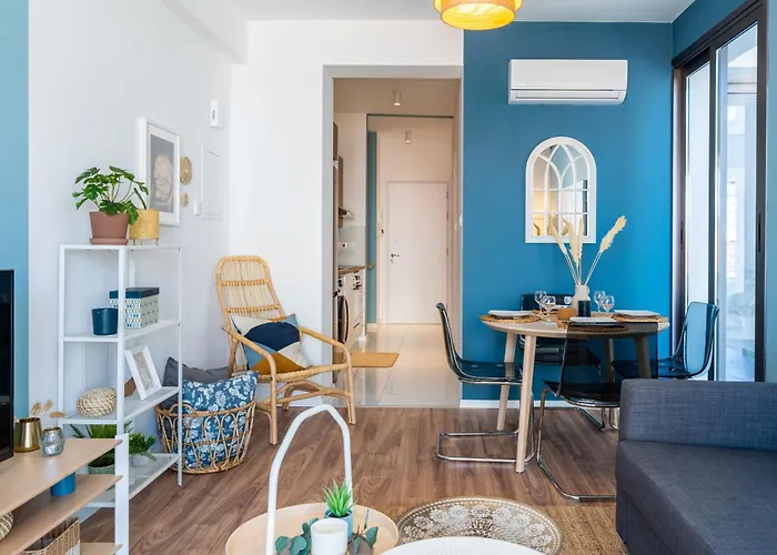 Hue 1-Bedroom Apartment In Larnaca