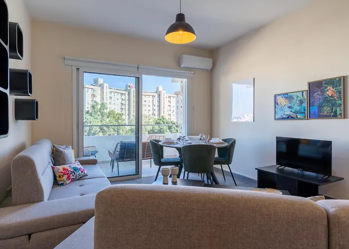 Sapphire\'S 2-Bedroom Apartment In Larnaca