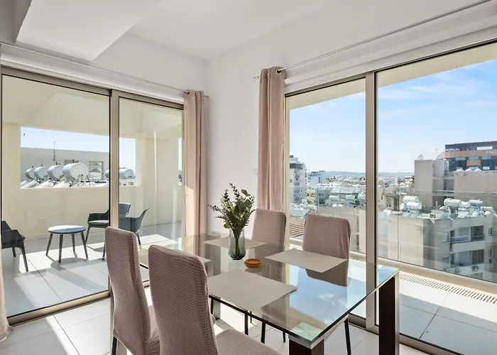Downtown 2 Bedroom Penthouse