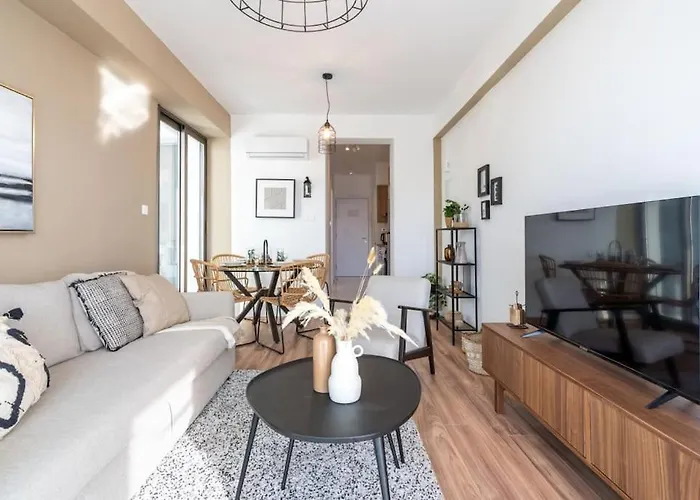 Stars 1-Bedroom Apartment In Larnaca