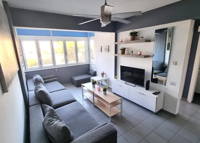 Beachside Comfort - 2Br Apt,5 Min To The Beach