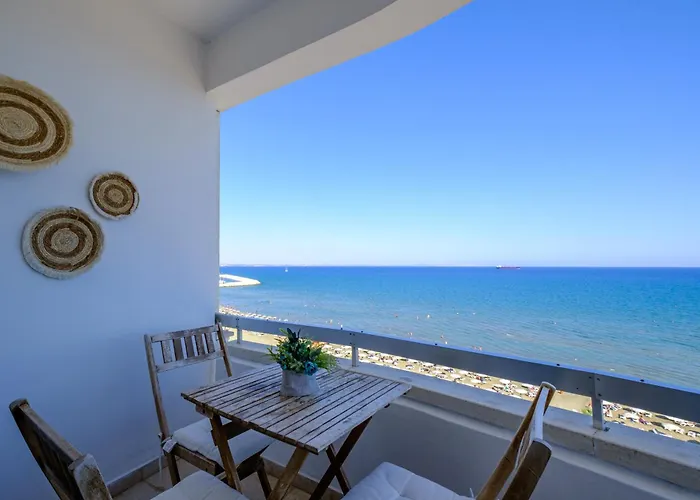 Lazuli Sea View Beachfront- Ap 61
