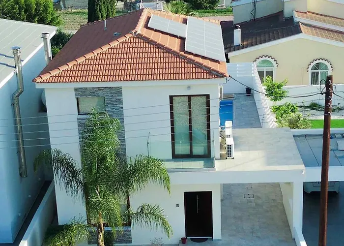 Marios Villa