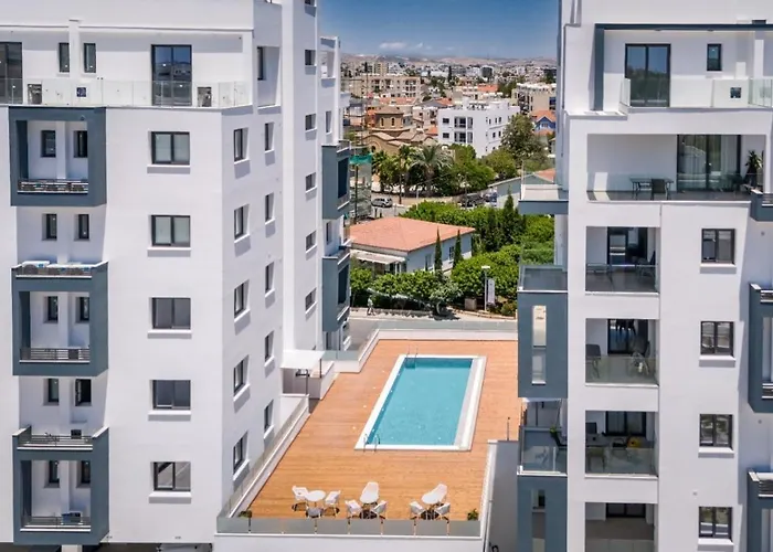 Larvella Estia Luxury Suites