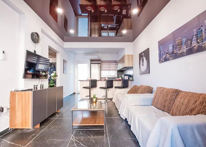Mackenzie Suite
