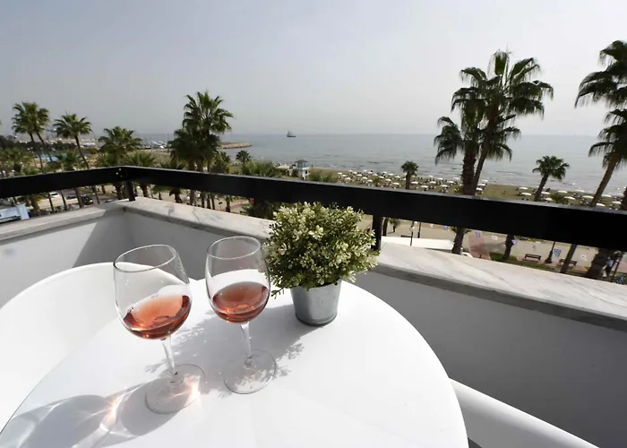 Finikoudes Sunrise Sea View Lux