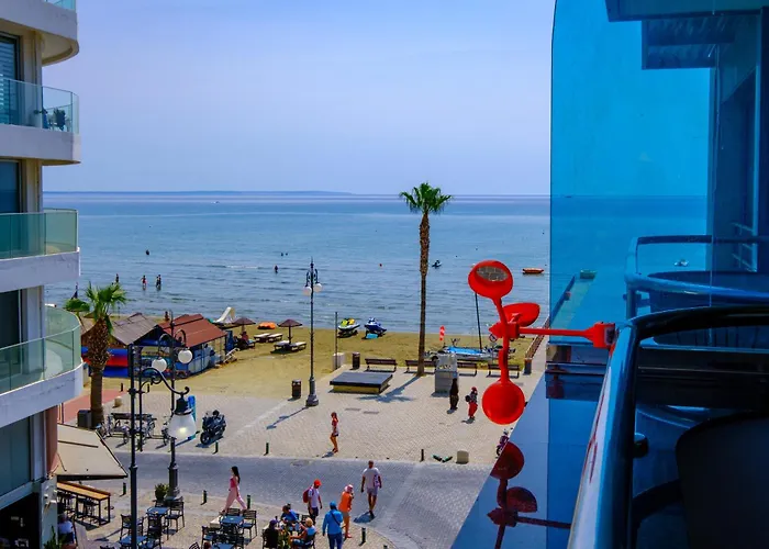 Downtown Finikoudes Beach Apartment