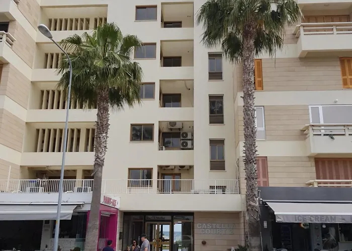 Haig\'S Dream Flat On The Beach