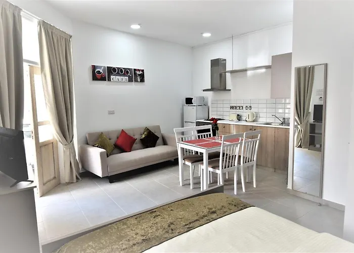 Gregorys Holiday Apartment Larnaca