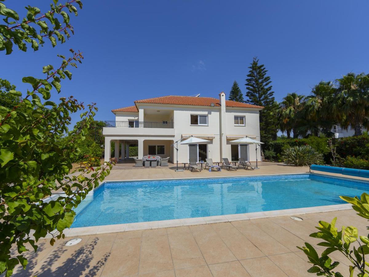 Villa Meneou Seaside Mansion 7 *
