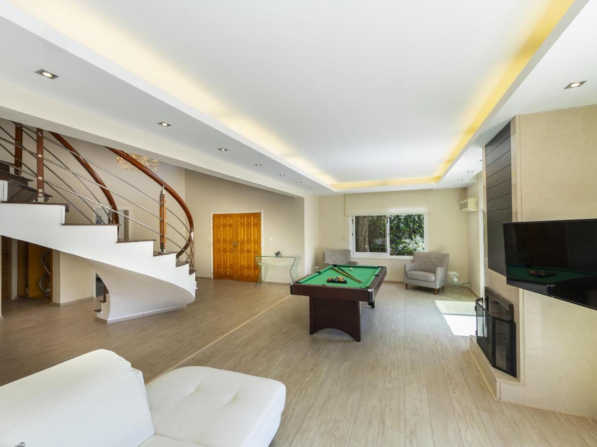 Meneou Seaside Mansion 7 Villa *